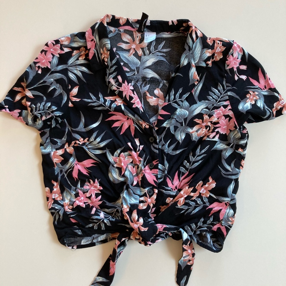 Cropped tie front Hawaiian shirt